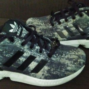 Adidas ZX Flux Lightweight Sneakers🎲